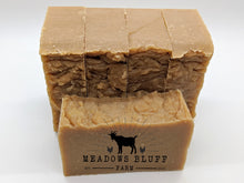 Load image into Gallery viewer, SHAMPOO BAR - Goats&#39; Milk &amp; Honey